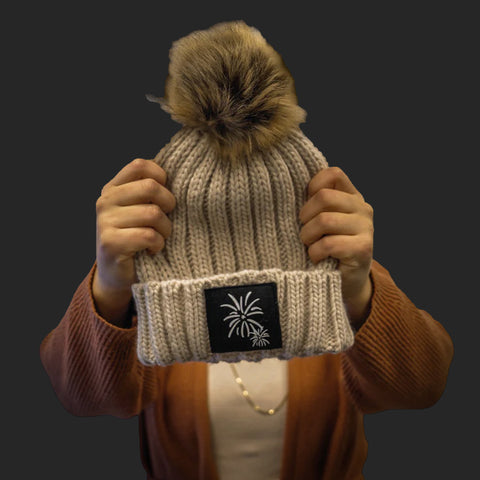 LightUP™ Mütze mit Bommel